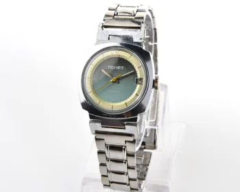 Soviet Poljot mechanical wrist watch with "space-age" retro-minimalistic duo-tone dial from 1970s