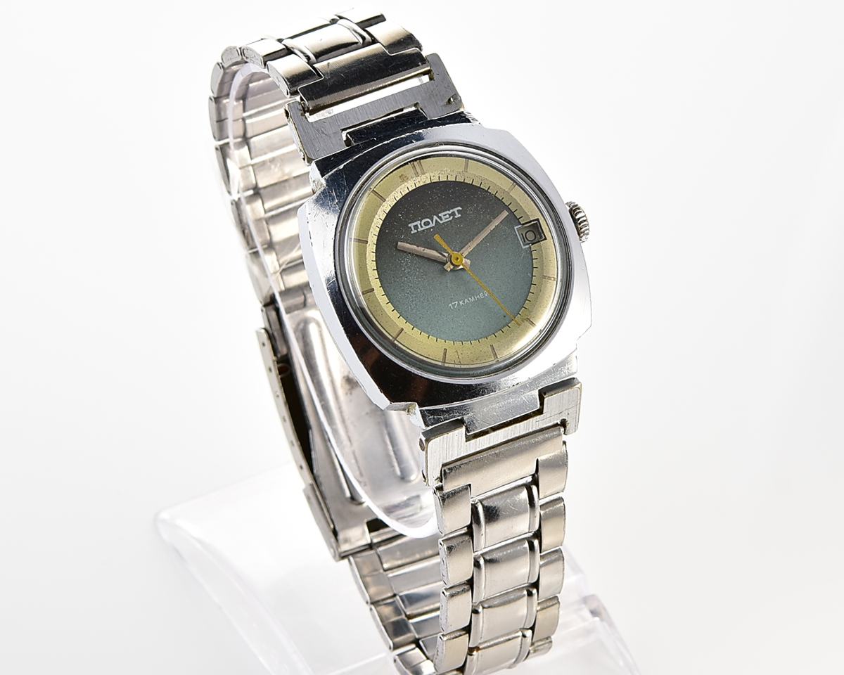 Soviet POLJOT mechanical wrist watch with "space-age" retro-minimalistic duo-tone dial from 1970s