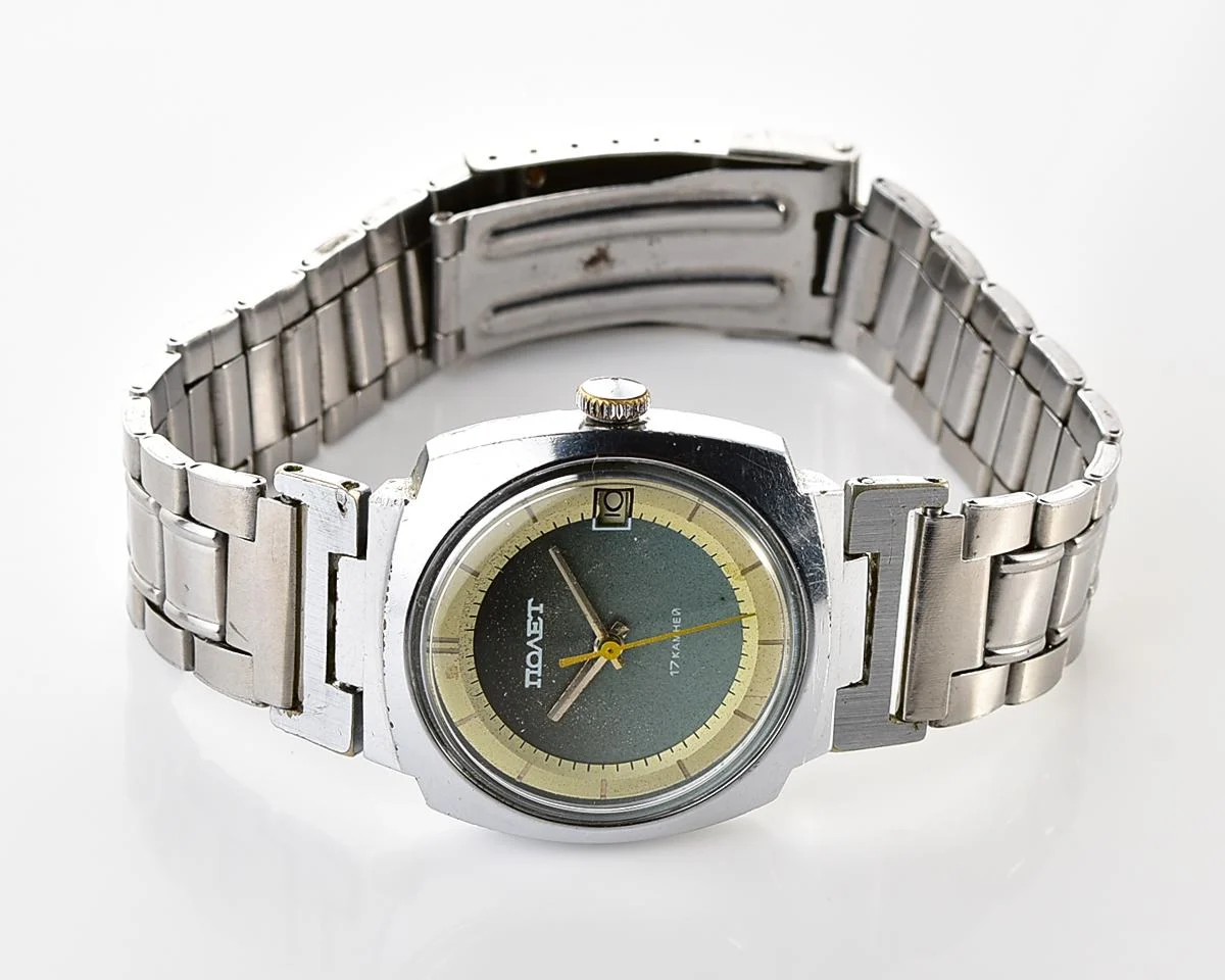 Soviet Poljot mechanical wrist watch with "space-age" retro-minimalistic duo-tone dial from 1970s