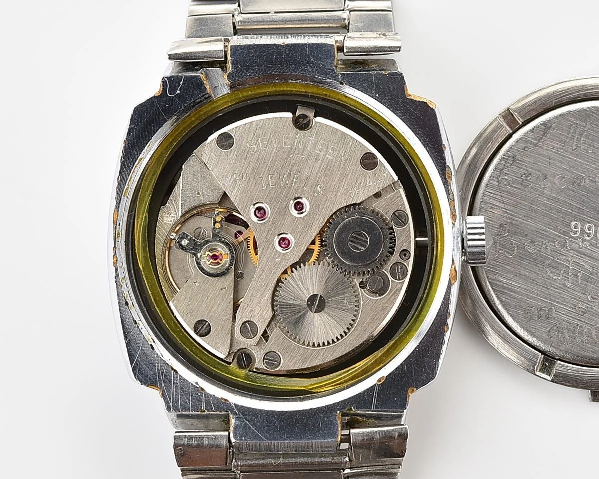Vintage Soviet Poljot mechanical wristwatch with stainless steel bracelet