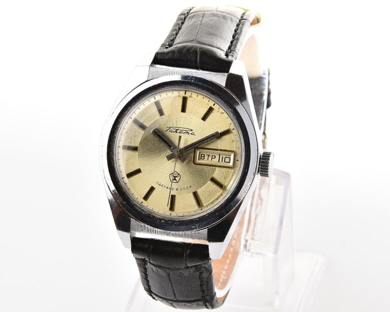 RAKETA vintage mechanical wristwatch with double calendar
