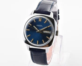 Soviet mechanical Raketa with automatic self winding movement