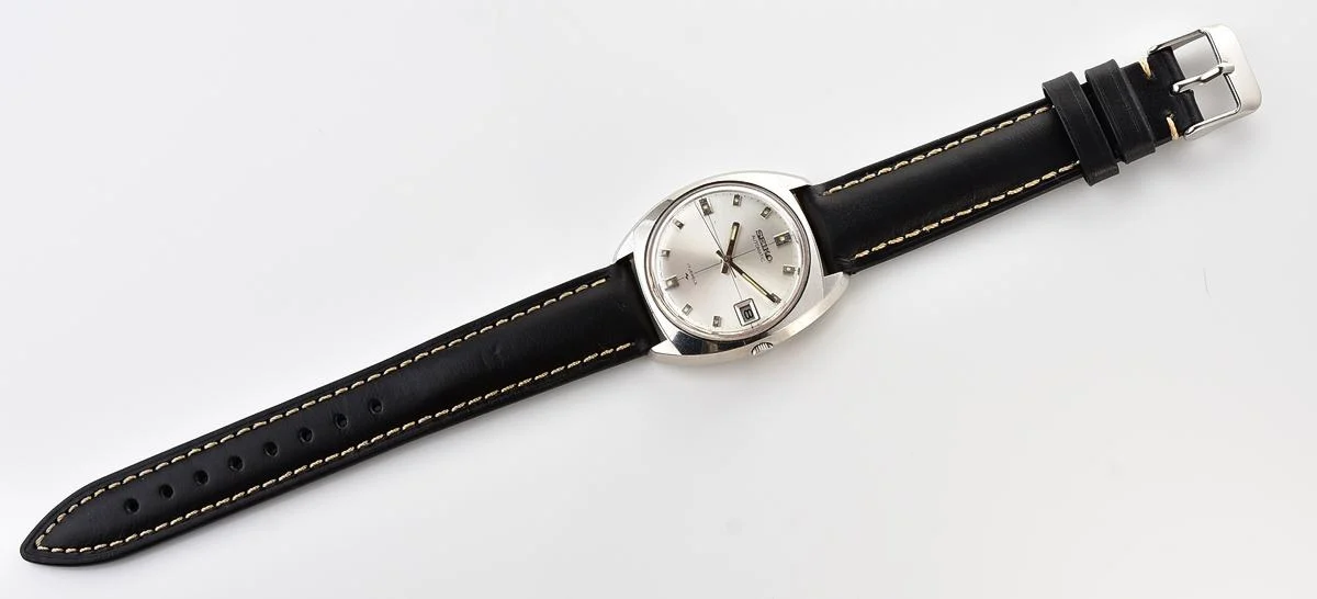Vintage Seiko Sportsmatic "Starburst TV-Case" 17 Jewel Automatic from October 1968
