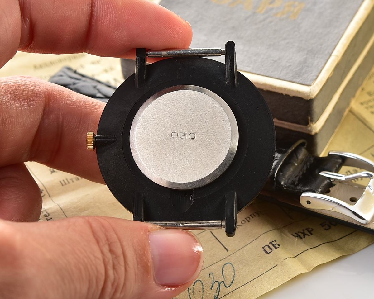TIME CAPSULE: Large soviet SEKONDA (Zarya) mechanical wristwatch, New Old Stock(NOS)!