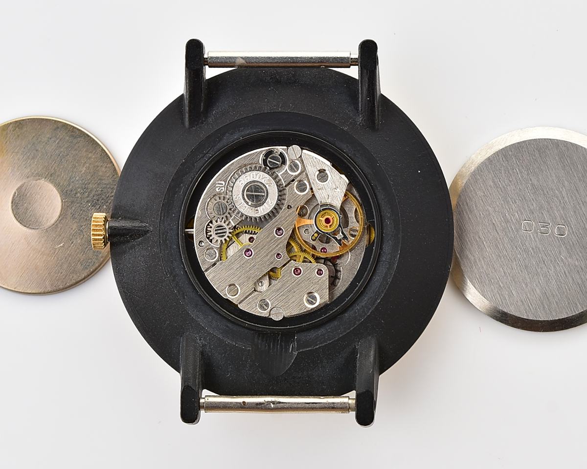 TIME CAPSULE: Large soviet SEKONDA (Zarya) mechanical wristwatch, New Old Stock(NOS)!