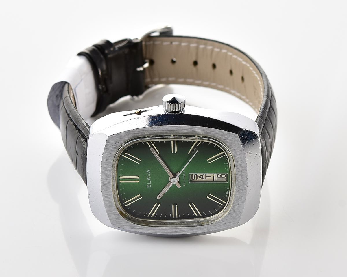 Large soviet mechanical vintage watch Slava "Fridge" with vertical calendar