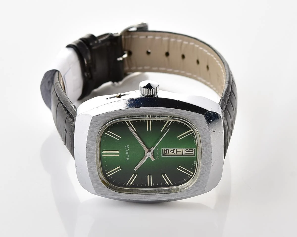 Large Soviet mechanical vintage watch Slava "Fridge" with vertical calendar
