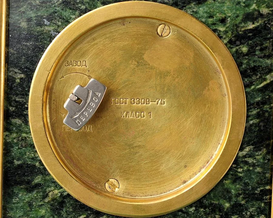 Vintage Molnija green marble mechanical table clock with 12 days power reserve!