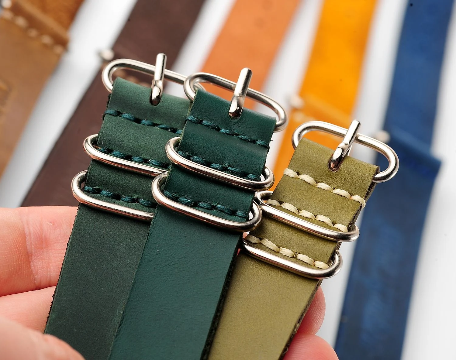 NATO Commander® version 2: genuine leather straps in 13 shades - hand stitched!