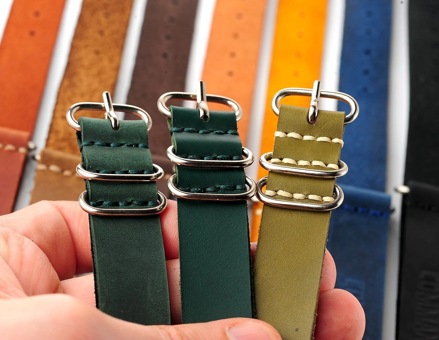 NATO Commander® version 2: genuine leather straps in 13 shades - hand stitched!
