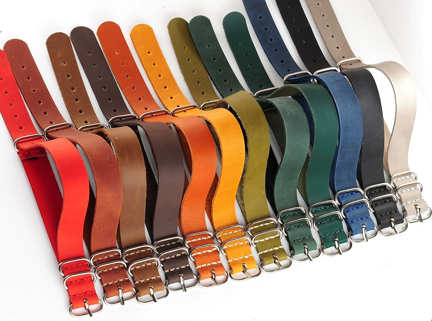 NATO Commander® version 2: genuine leather straps in 13 shades - hand stitched!