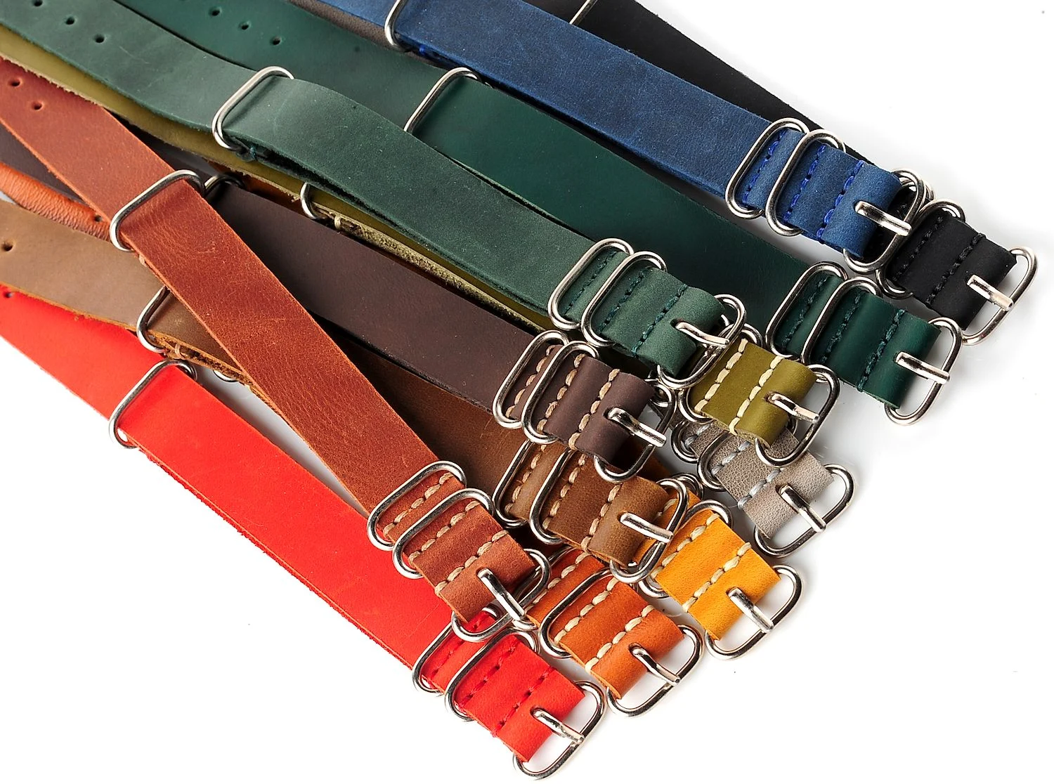 NATO Commander® version 2: genuine leather straps in 13 shades - hand stitched!