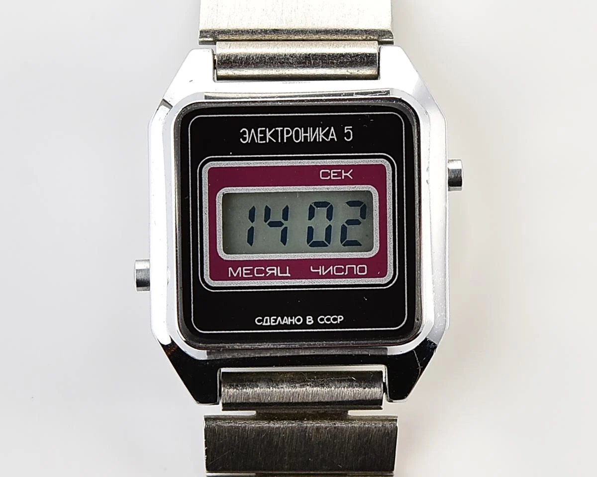 Digital vintage USSR wristwatch Electronika with stainless steel bracelet for ladies