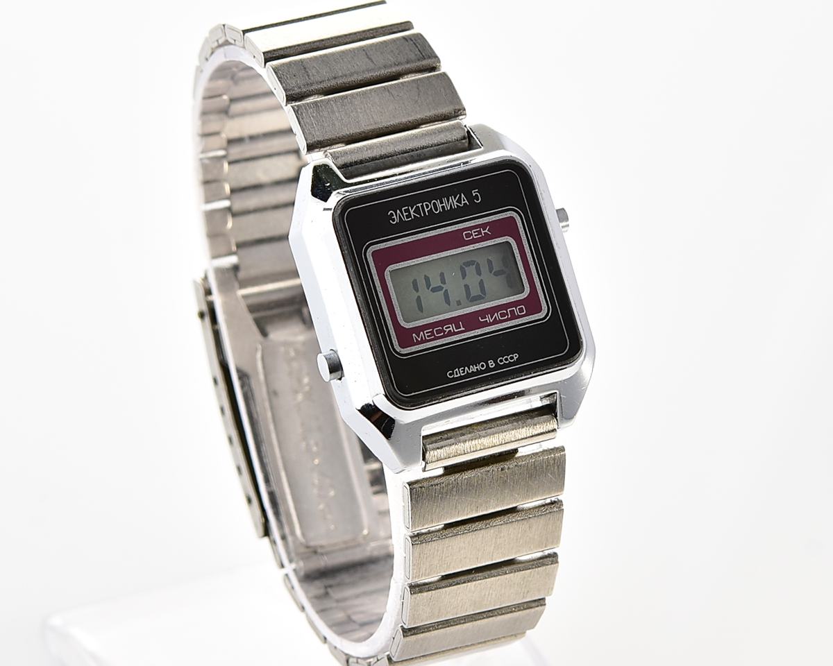 Digital vintage USSR wristwatch Electronika with stainless steel bracelet for ladies