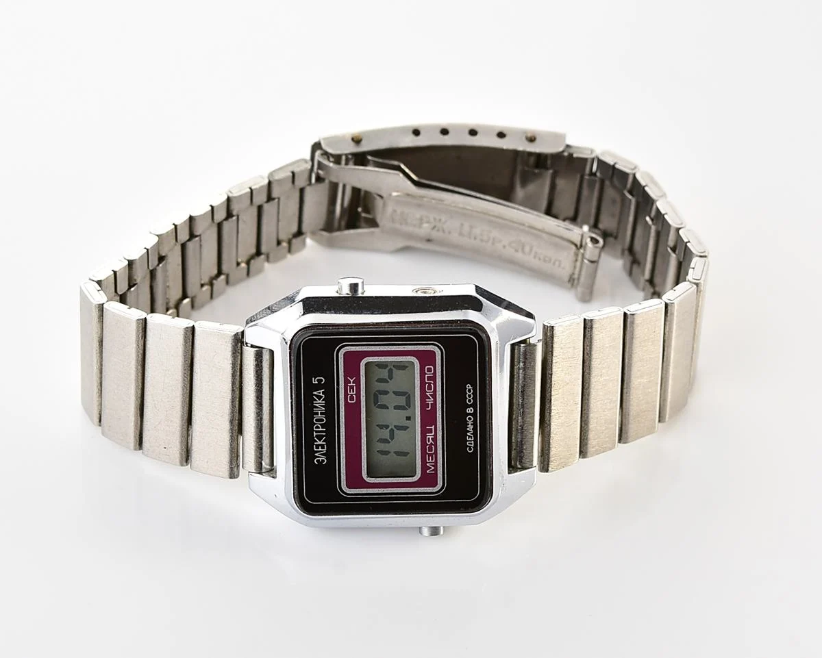 Digital vintage USSR wristwatch Electronika with stainless steel bracelet for ladies