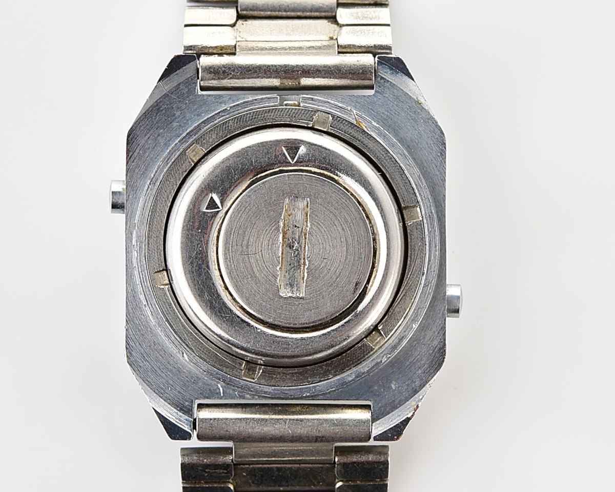 Digital vintage USSR wristwatch Electronika with stainless steel bracelet for ladies