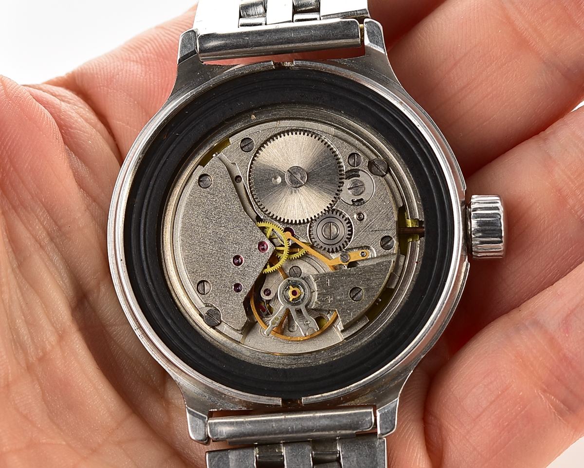 Soviet Vostok Amphibia mechanical watch – Komandirskie Submarine!
