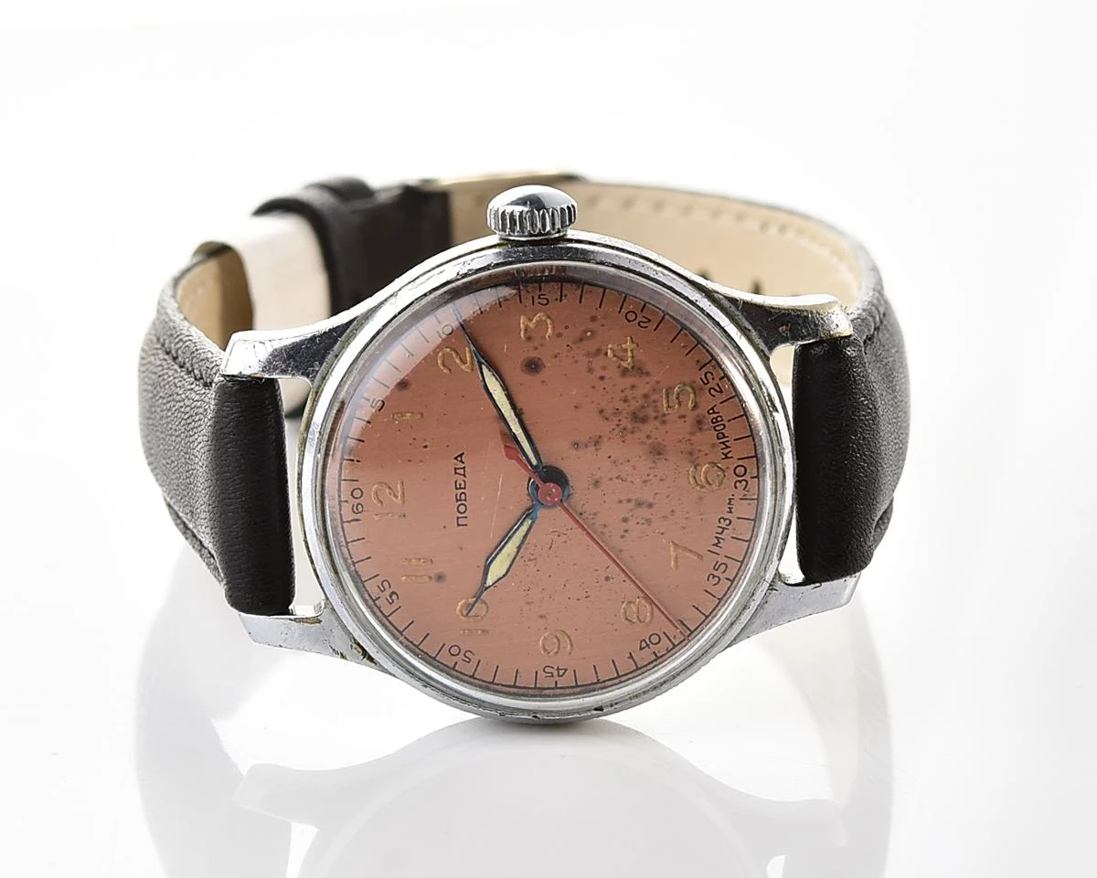 Rare! Pobeda with central seconds hand, bronze dial & uncommon hermetic case, from 3rd quarter of 1956!