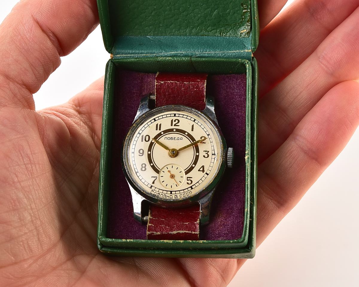 Vintage soviet mechanical watch POBEDA, complete with box and passport, from April 1964!