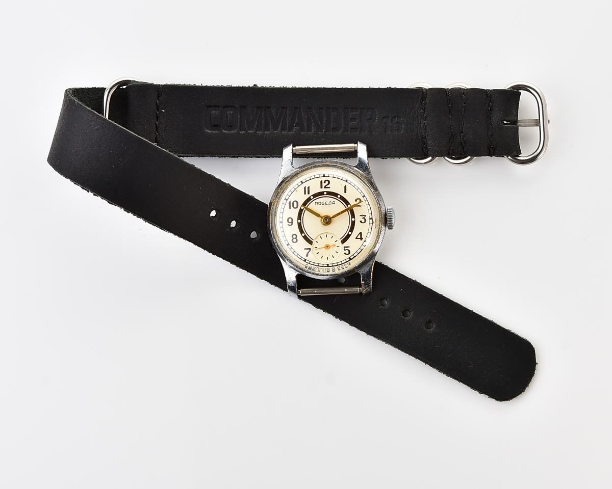 Vintage soviet mechanical watch POBEDA, complete with box and passport, from April 1964!
