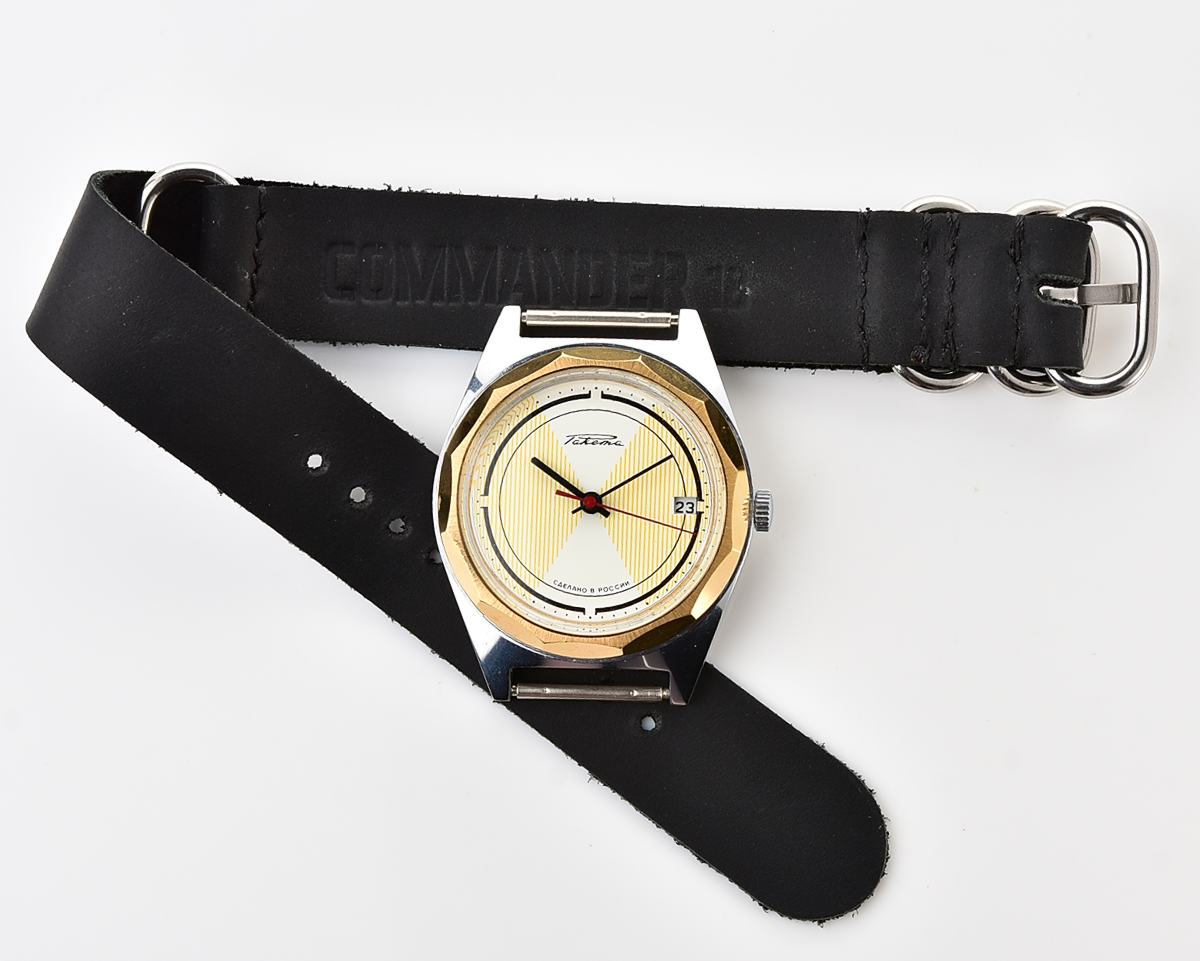 TIME CAPSULE: Vintage mechanical RAKETA wristwatch, New Old Stock(NOS)!