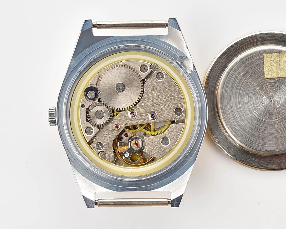 TIME CAPSULE: Vintage mechanical Raketa wristwatch, New Old Stock (NOS)!