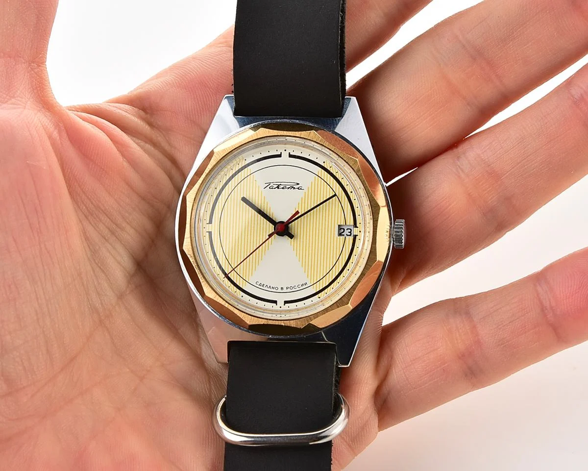 TIME CAPSULE: Vintage mechanical Raketa wristwatch, New Old Stock (NOS)!