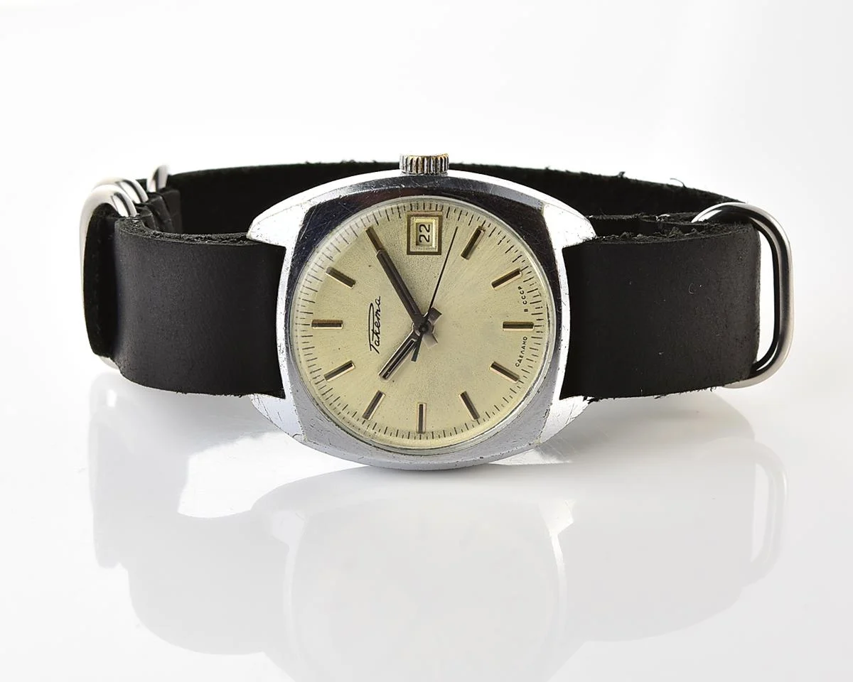 Vintage Soviet Raketa mechanical watch