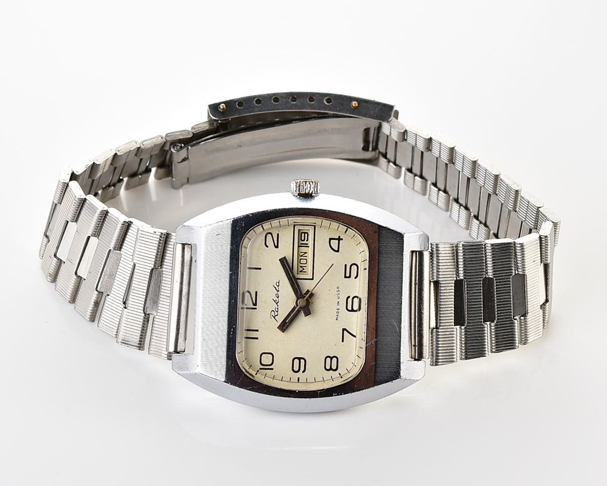 RAKETA vintage mechanical wrist watch with double calendar