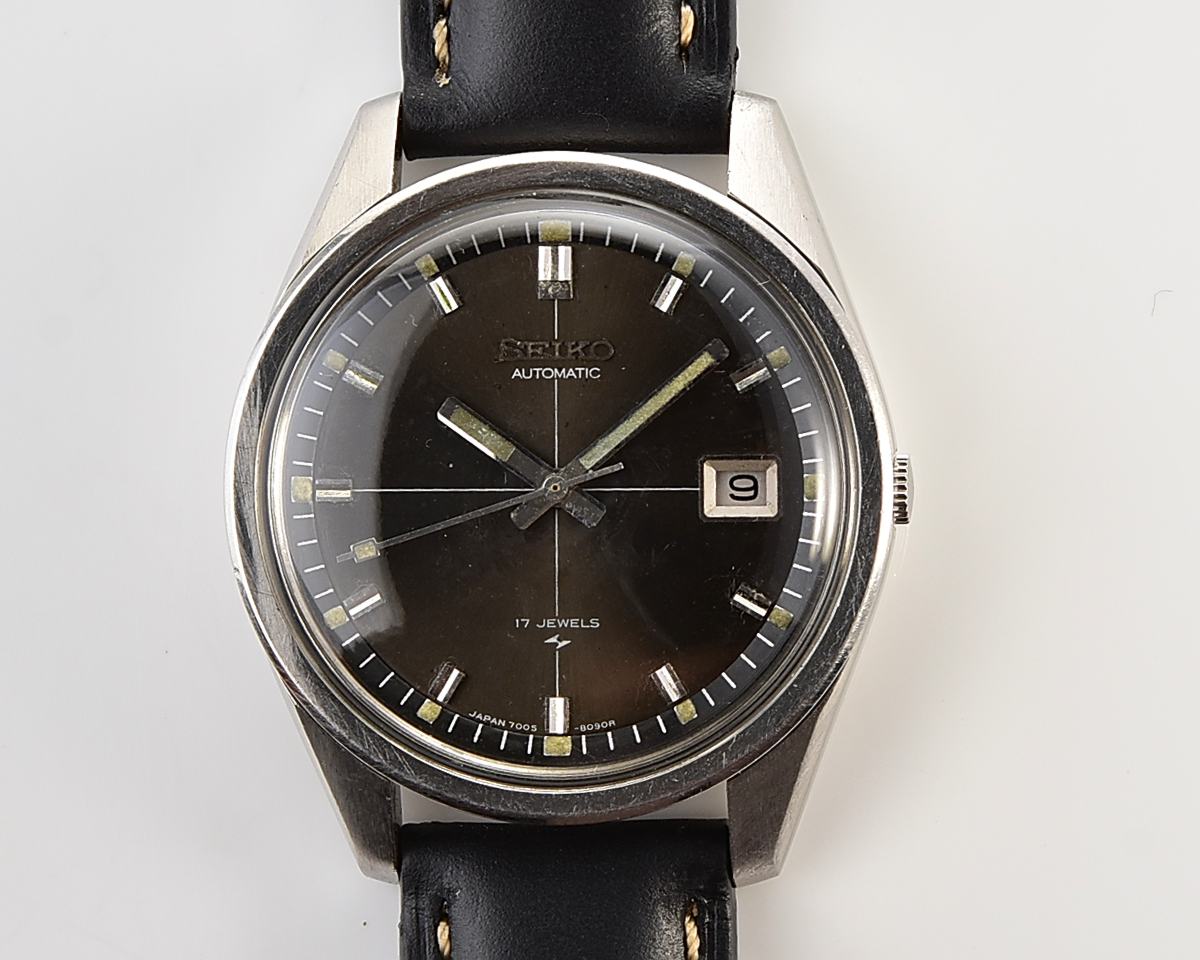 Vintage 1974 SEIKO Automatic 17 jewel mechanical watch - Charcoal Crosshair Dial