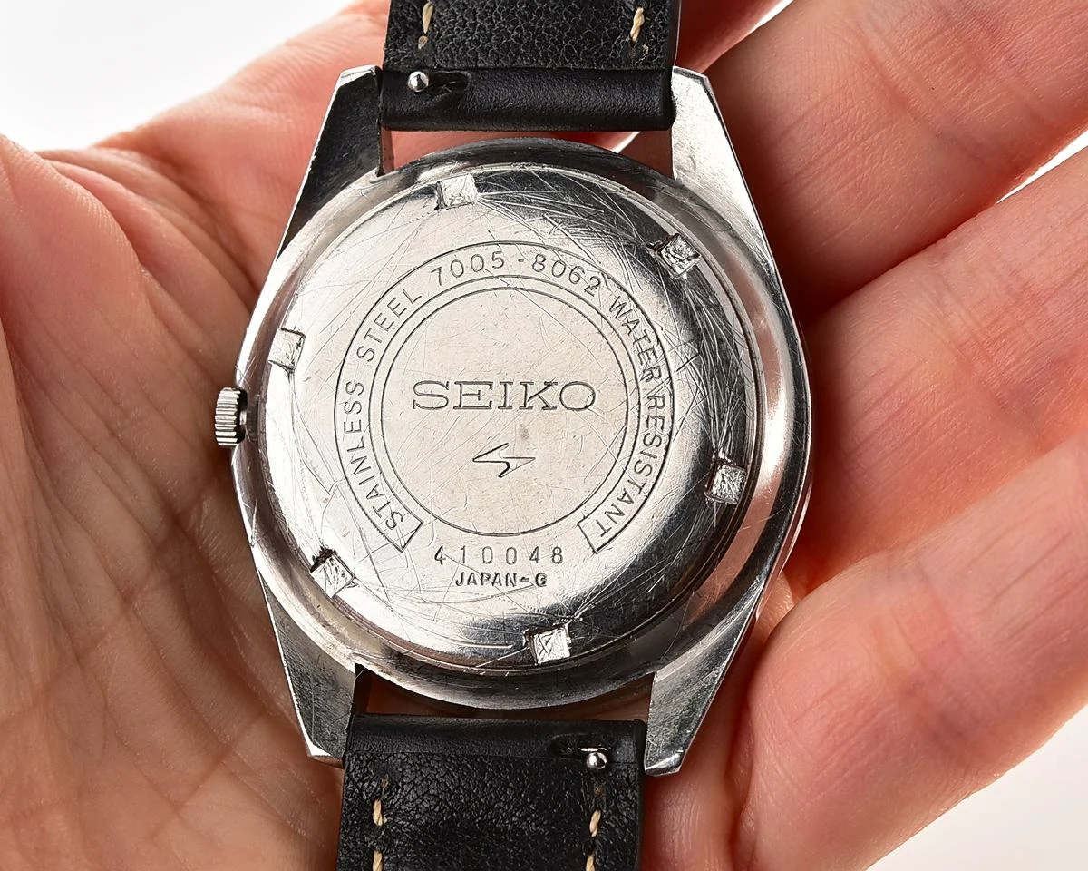 Vintage 1974 Seiko Automatic 17 jewel mechanical watch - Charcoal Crosshair Dial