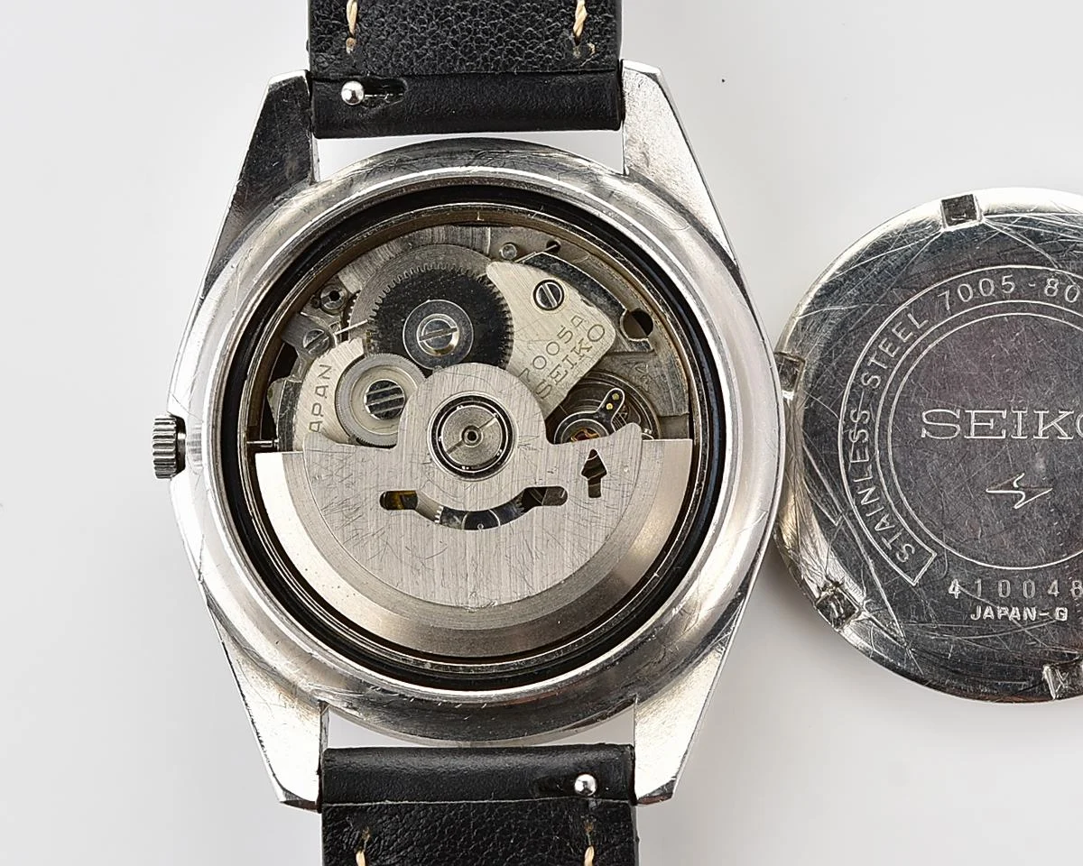 Vintage 1974 Seiko Automatic 17 jewel mechanical watch - Charcoal Crosshair Dial