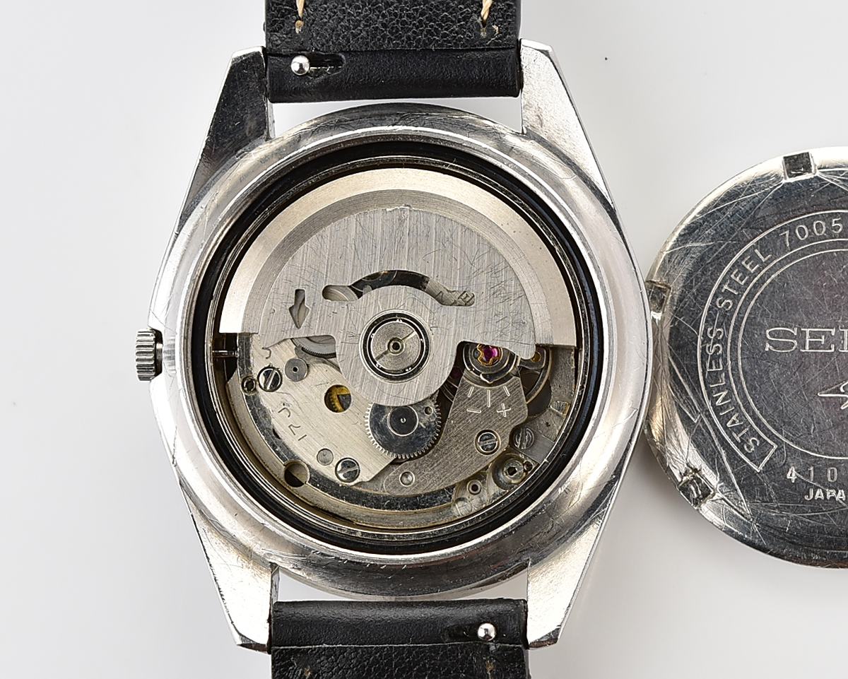 Vintage 1974 SEIKO Automatic 17 jewel mechanical watch - Charcoal Crosshair Dial