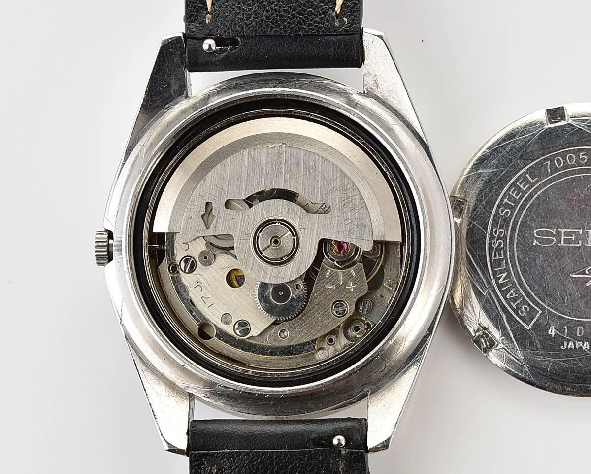 Vintage 1974 Seiko Automatic 17 jewel mechanical watch - Charcoal Crosshair Dial