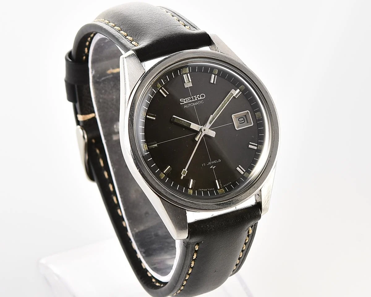 Vintage 1974 Seiko Automatic 17 jewel mechanical watch - Charcoal Crosshair Dial