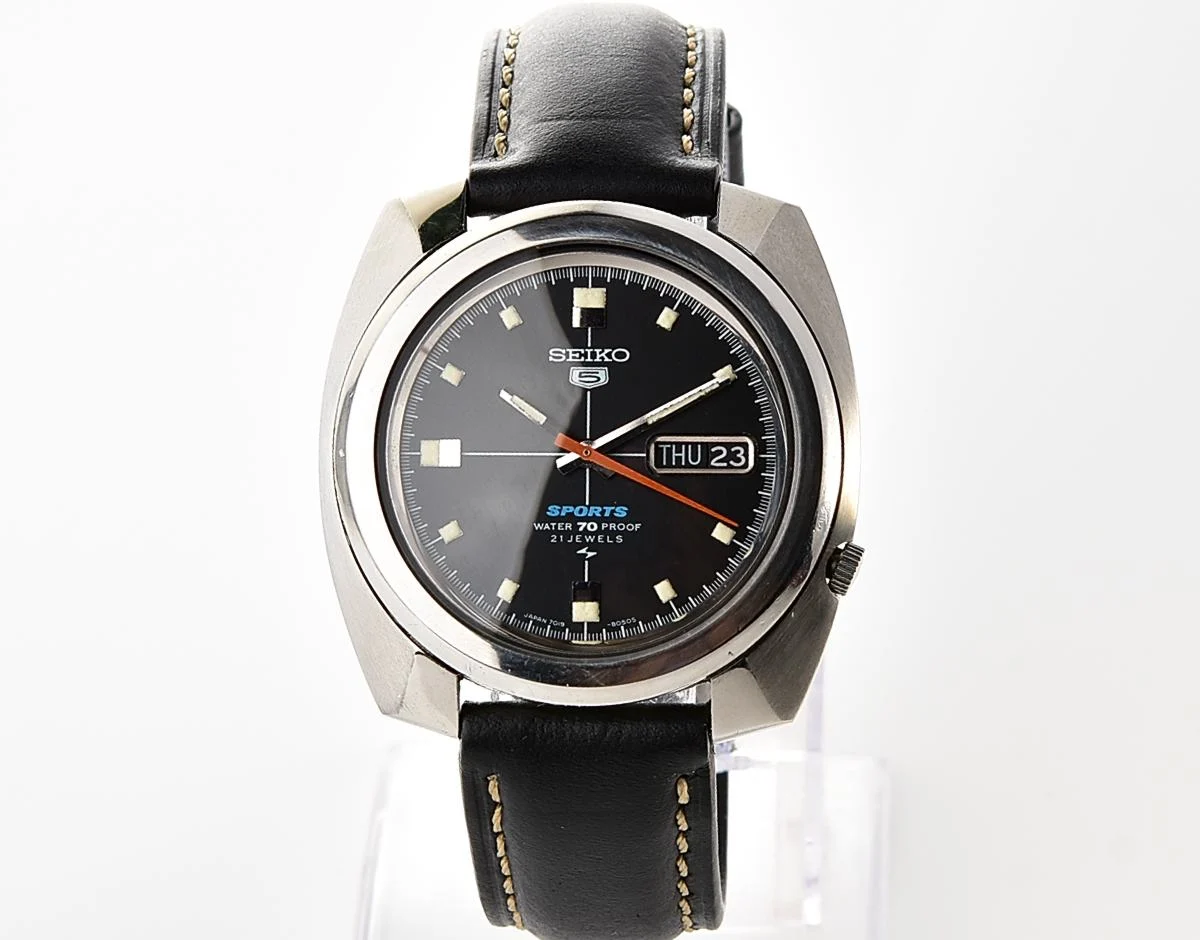 Vintage Seiko 5 Sports "Water 70m Proof" Sport Diver from December 1969