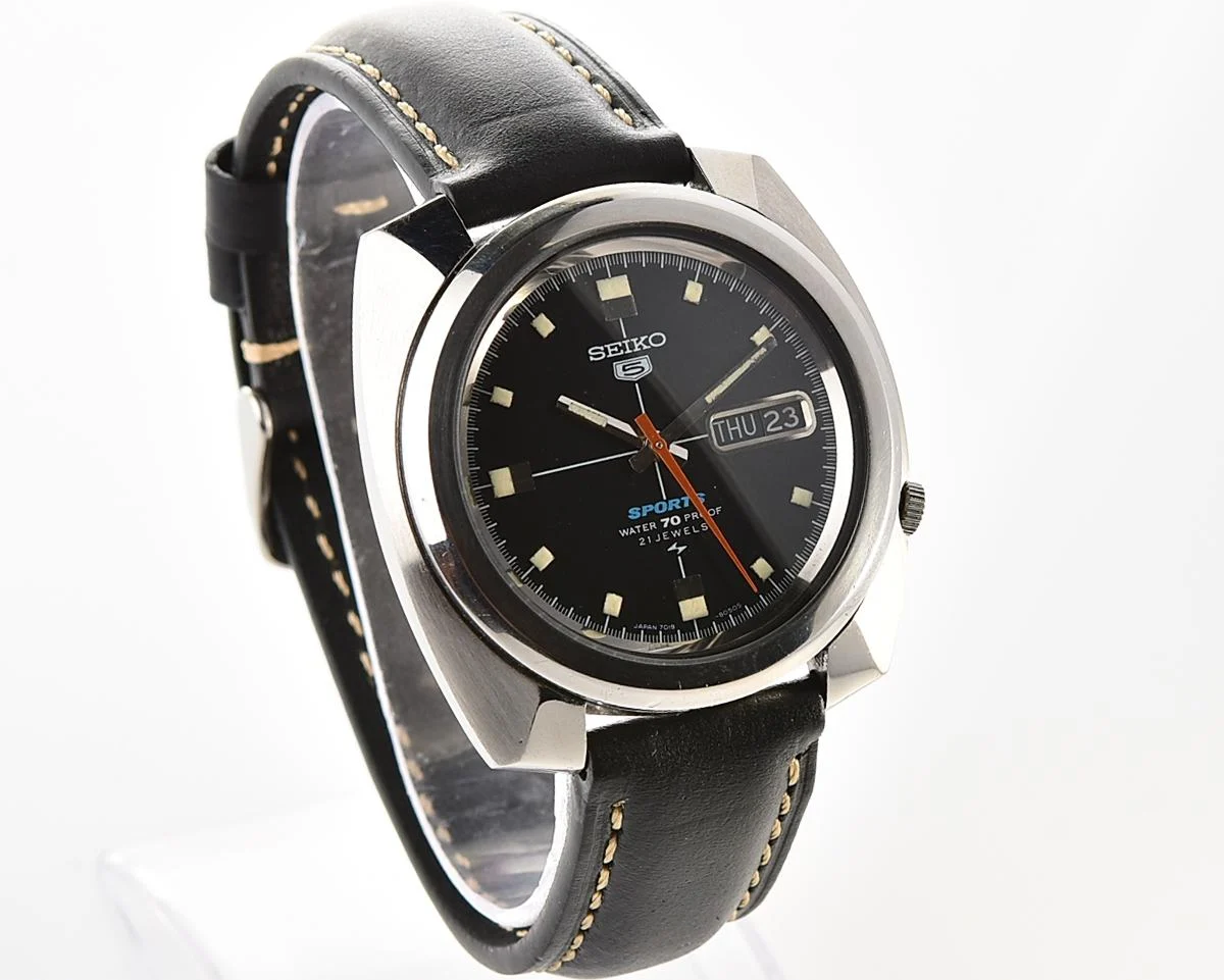 Vintage Seiko 5 Sports "Water 70m Proof" Sport Diver from December 1969