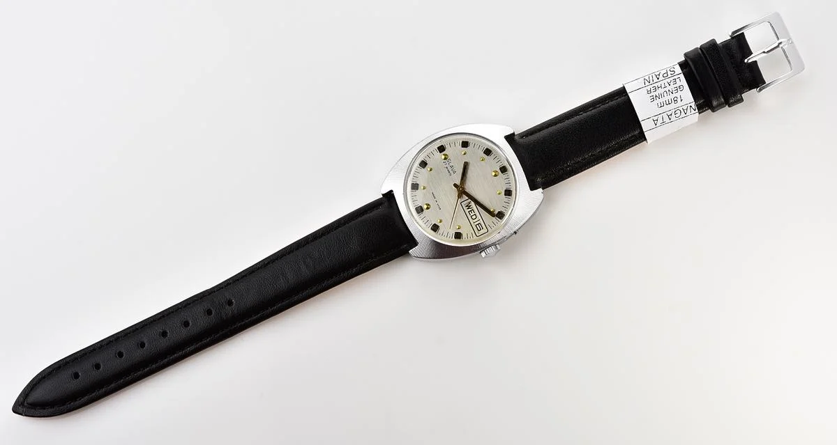 Slava Soviet mechanical vintage watch with automatic self-winding movement