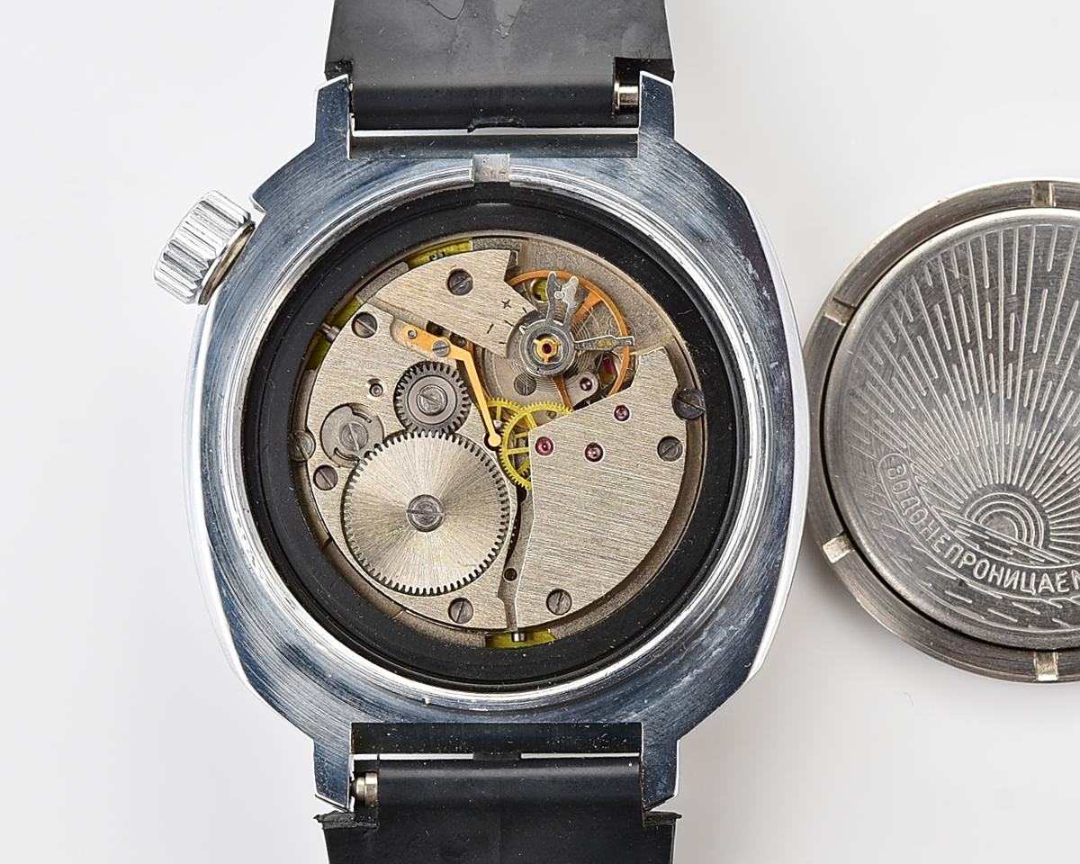 TIME CAPSULE: Vostok Komandirskie mechanical watch, New Old Stock(NOS)!