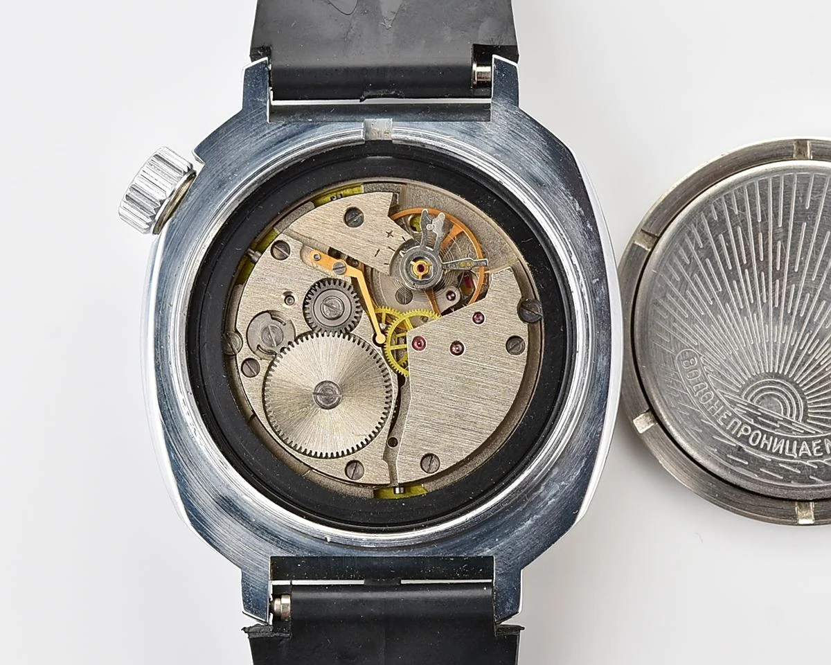 🇺🇦 TIME CAPSULE: Vostok Komandirskie mechanical watch, New Old Stock (NOS)!