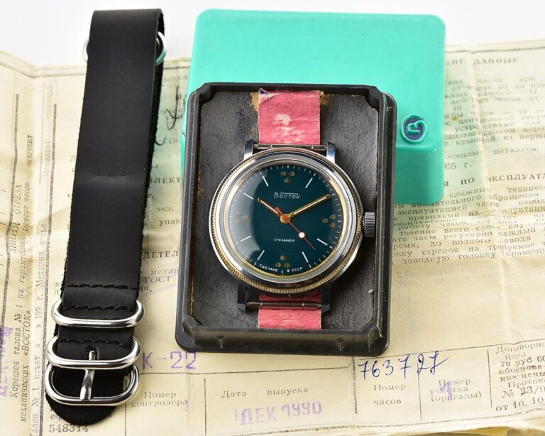 TIME CAPSULE: Soviet Vostok mechanical watch – New Old Stock(NOS)!