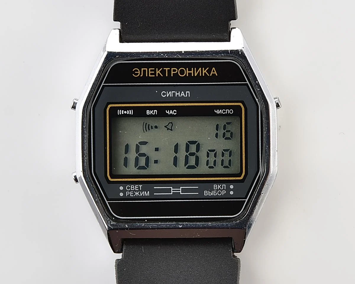 Digital vintage USSR wristwatch Elektronika-52 Signal