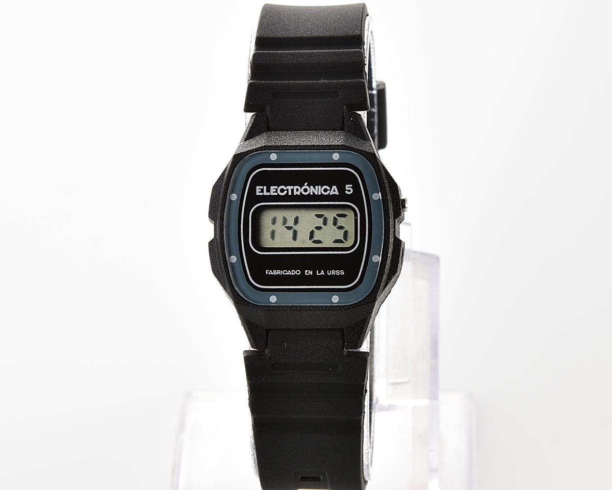 Small vintage USSR digital watch Electronika 5 - export to spanish speaking world