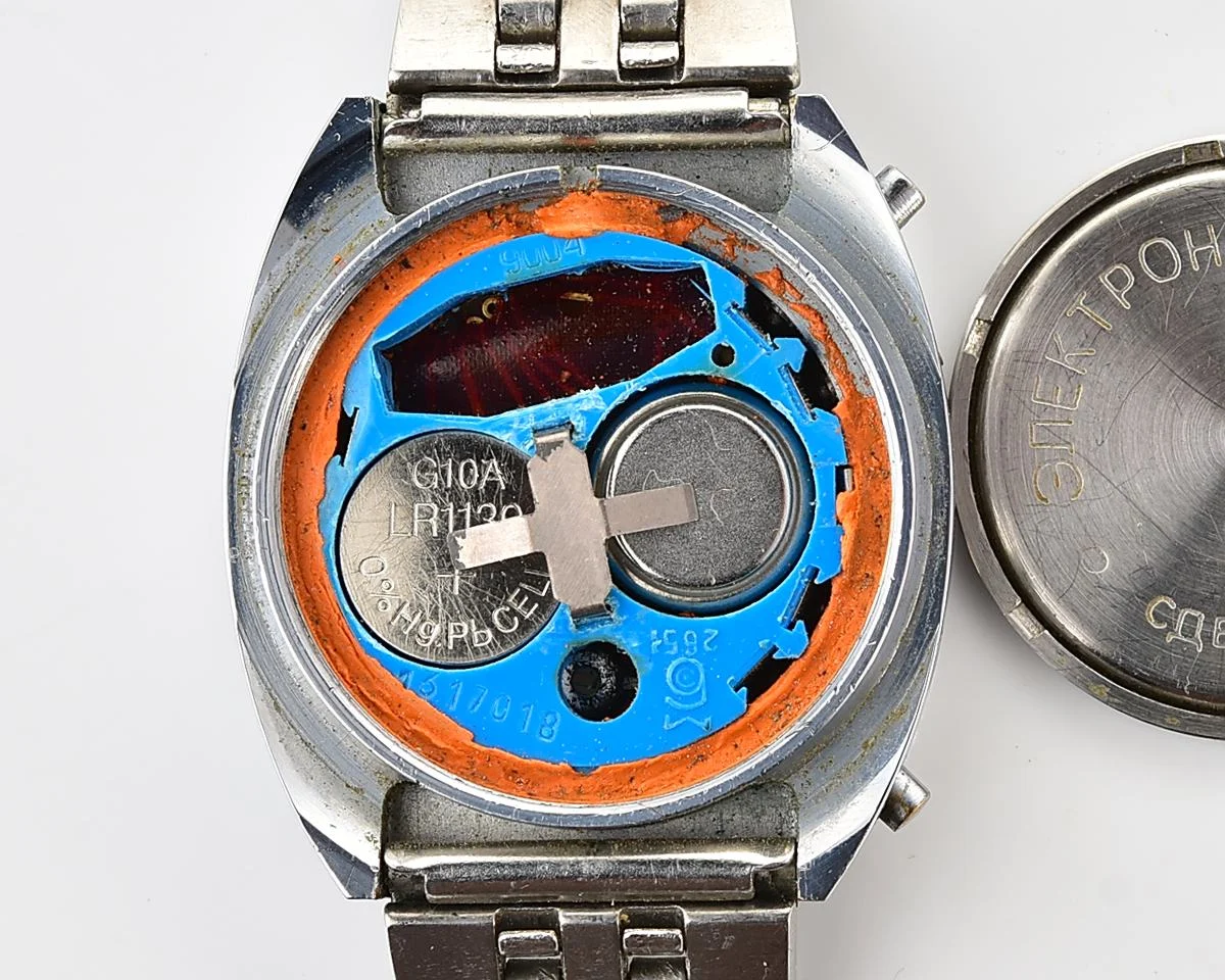 First Red LED Digital Vintage USSR Wrist Watch Electronika E-1 Pulsar!