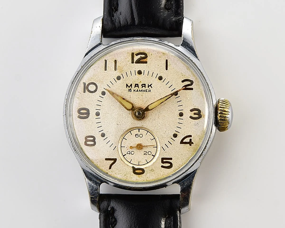 Excellent vintage Soviet Mayak mechanical watch from the 3rd quarter of 1955
