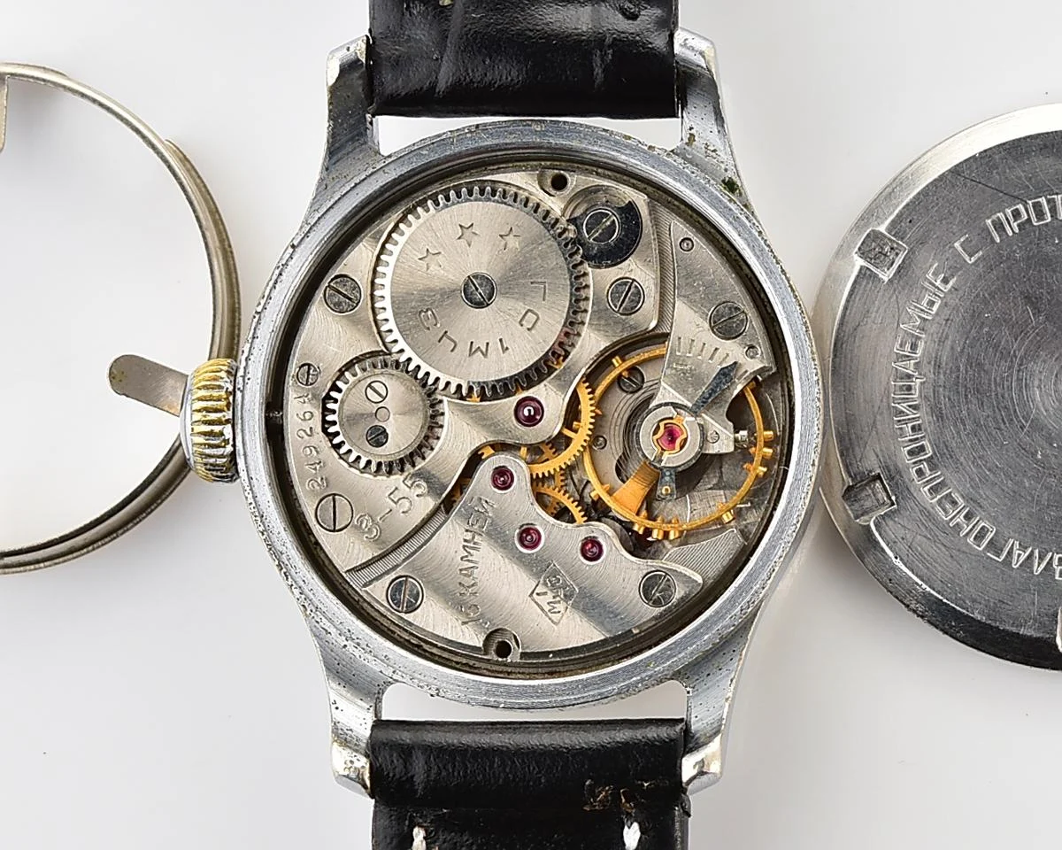 Excellent vintage Soviet Mayak mechanical watch from the 3rd quarter of 1955