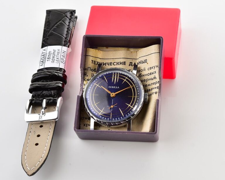 TIME CAPSULE: Mechanical POBEDA watch in box – New Old Stock(NOS)!