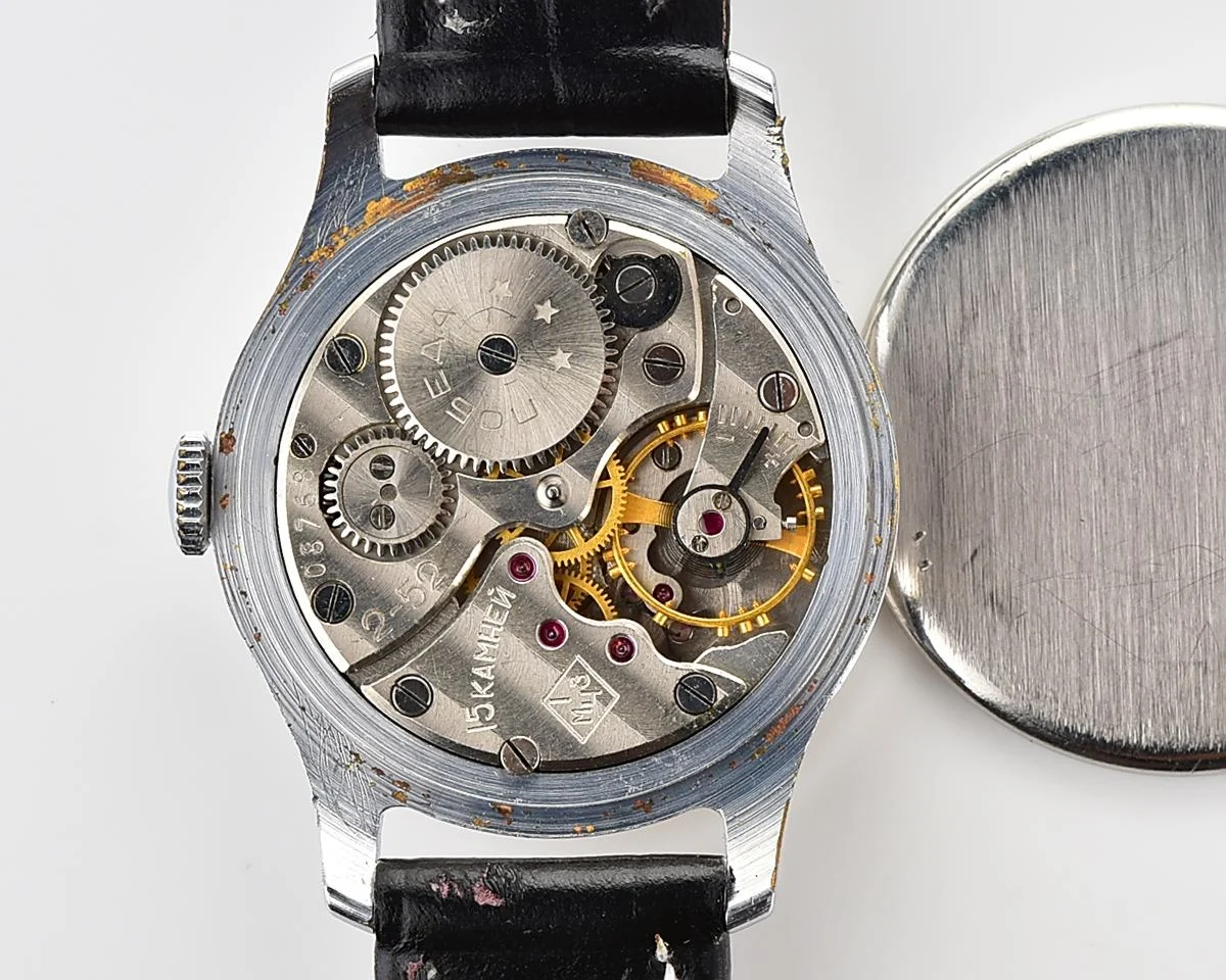 Vintage Soviet mechanical Pobeda watch, 1MChZ from the 2nd quarter 1952!