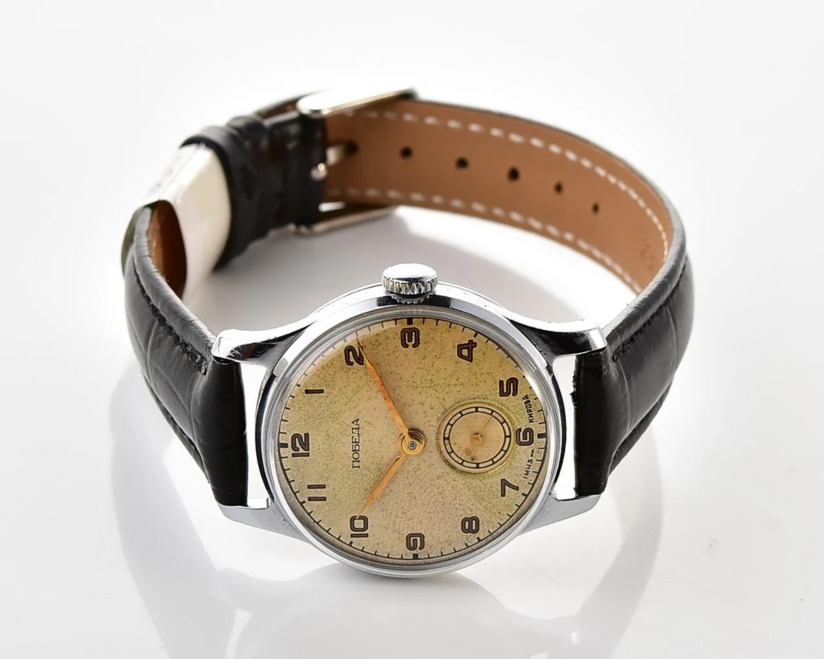 Vintage Soviet mechanical Pobeda watch, 1MChZ from the 2nd quarter 1952!