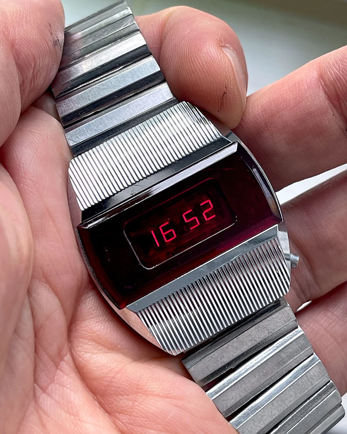 First Red LED Digital Vintage USSR Wrist Watch Electronika E-1 Pulsar with box and passport!